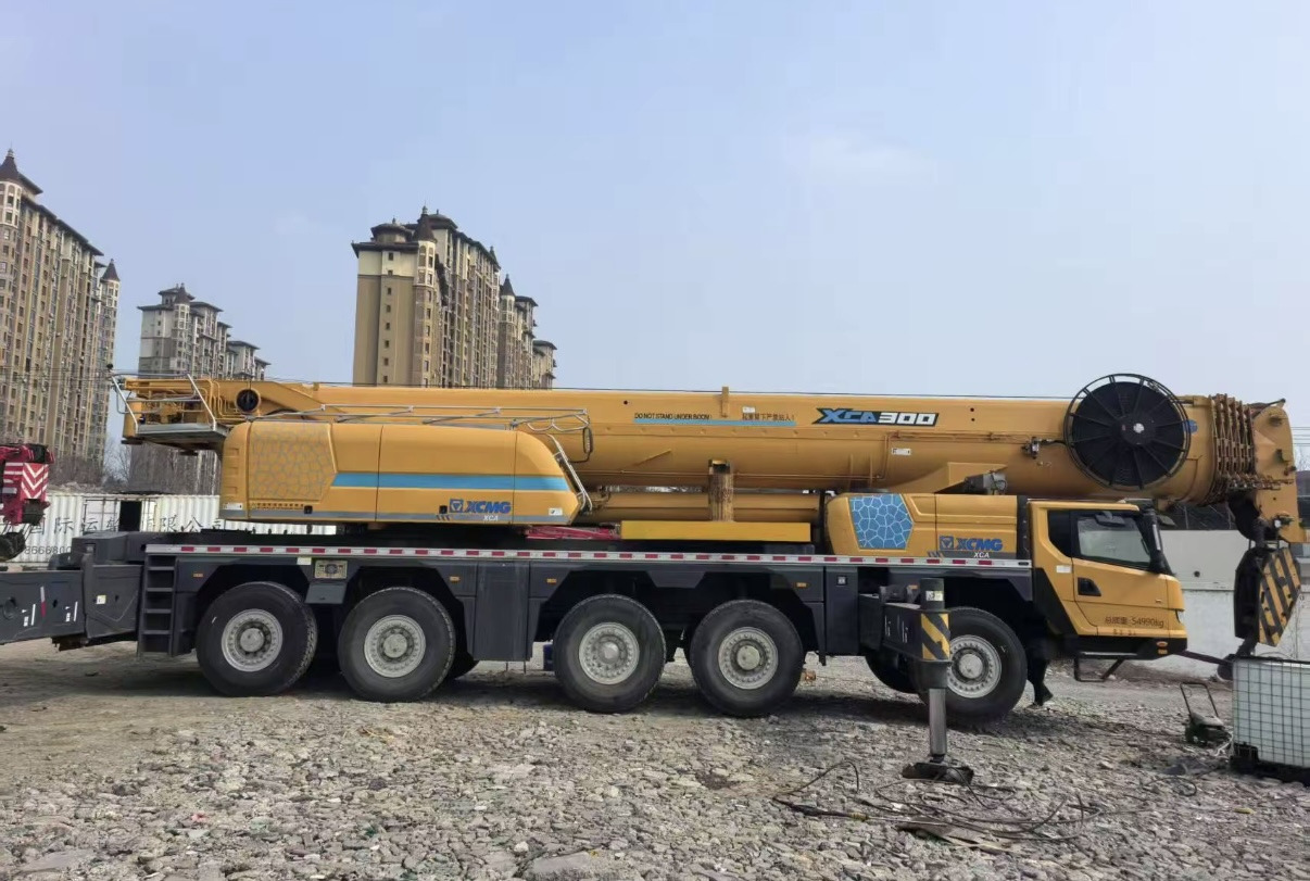 XCMG XCA220 - Grue tout-terrain: photos 2 XCMG XCA220 - Grue tout-terrain: photos 2