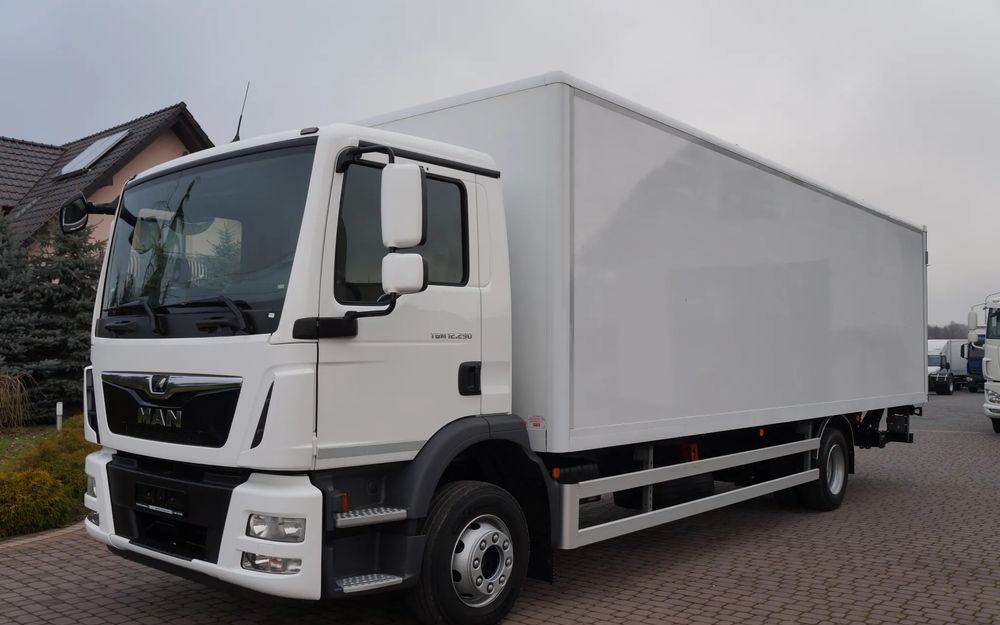 MAN TGM 12.290 / 15.290 EURO 6 KONTENER 20 PALET WINDA - Camion fourgon: photos 1 MAN TGM 12.290 / 15.290 EURO 6 KONTENER 20 PALET WINDA - Camion fourgon: photos 1