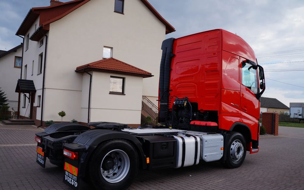 Volvo FH 4 EURO 6 GLOBETROTTER NISKI PRZEBIEG PEŁEN SERWIS - Tracteur routier: photos 5 Volvo FH 4 EURO 6 GLOBETROTTER NISKI PRZEBIEG PEŁEN SERWIS - Tracteur routier: photos 5
