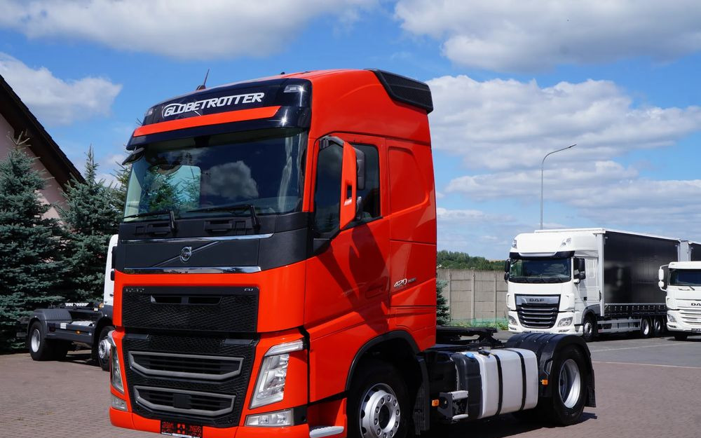 Volvo FH 4 EURO 6 GLOBETROTTER NISKI PRZEBIEG PEŁEN SERWIS - Tracteur routier: photos 1 Volvo FH 4 EURO 6 GLOBETROTTER NISKI PRZEBIEG PEŁEN SERWIS - Tracteur routier: photos 1