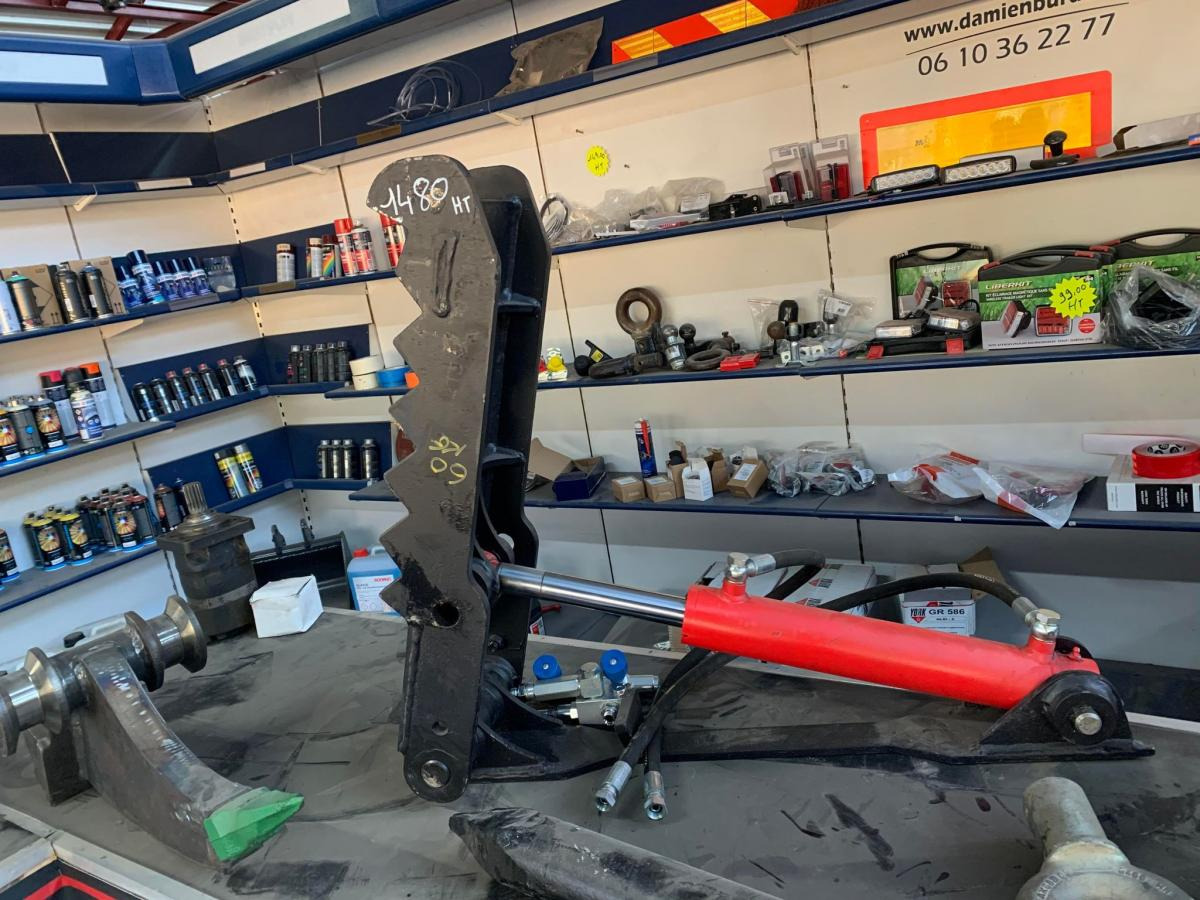 Pouce de manutention hydraulique Griffe - Accessoire pour Mini pelle: photos 1 Pouce de manutention hydraulique Griffe - Accessoire pour Mini pelle: photos 1