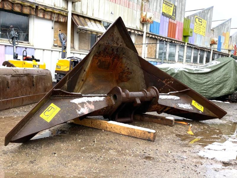 Godet trapèze attache Morin M6 - Godet pour pelle: photos 1 Godet trapèze attache Morin M6 - Godet pour pelle: photos 1