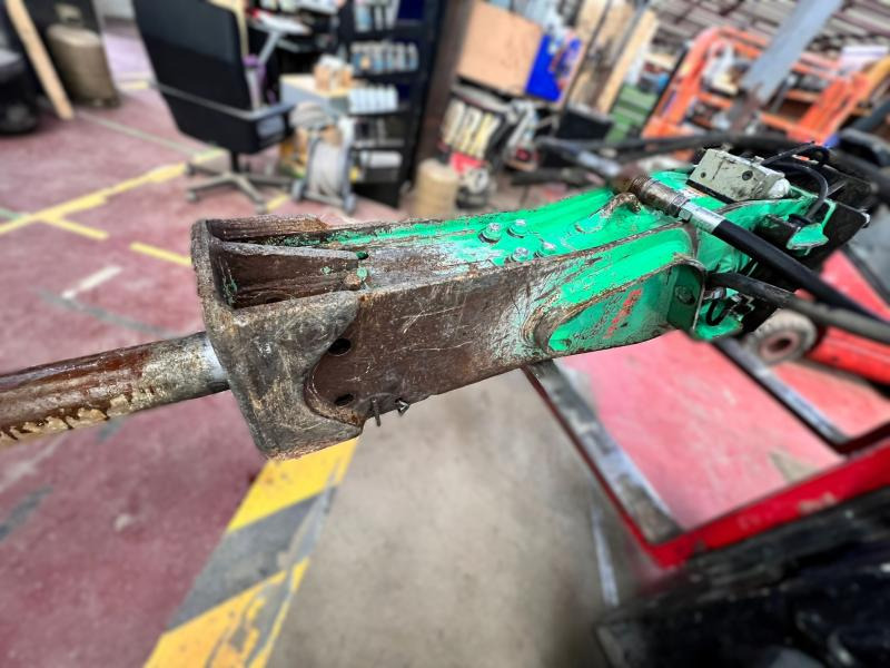 MONTABERT M900 BRH Marteau hydraulique pour 15-25T - Marteau hydraulique: photos 5 MONTABERT M900 BRH Marteau hydraulique pour 15-25T - Marteau hydraulique: photos 5