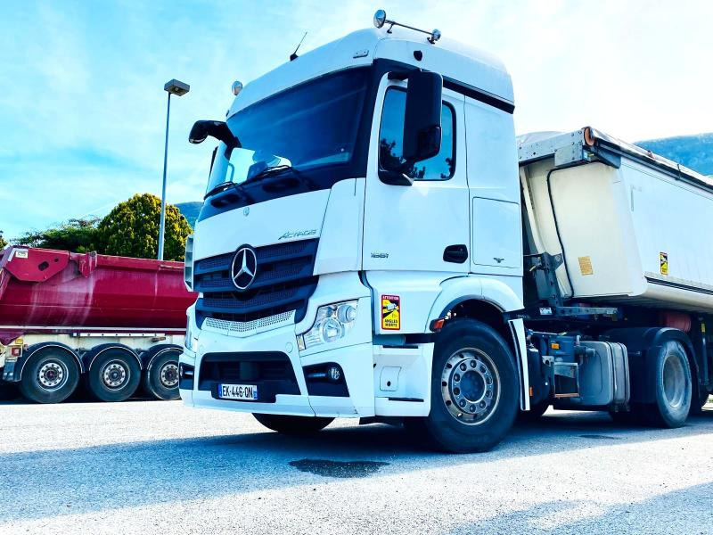 MERCEDES Tracteur routier ACTROS 1851 4X2 avec KIT HYDRAULIQUE - Tracteur routier: photos 1 MERCEDES Tracteur routier ACTROS 1851 4X2 avec KIT HYDRAULIQUE - Tracteur routier: photos 1
