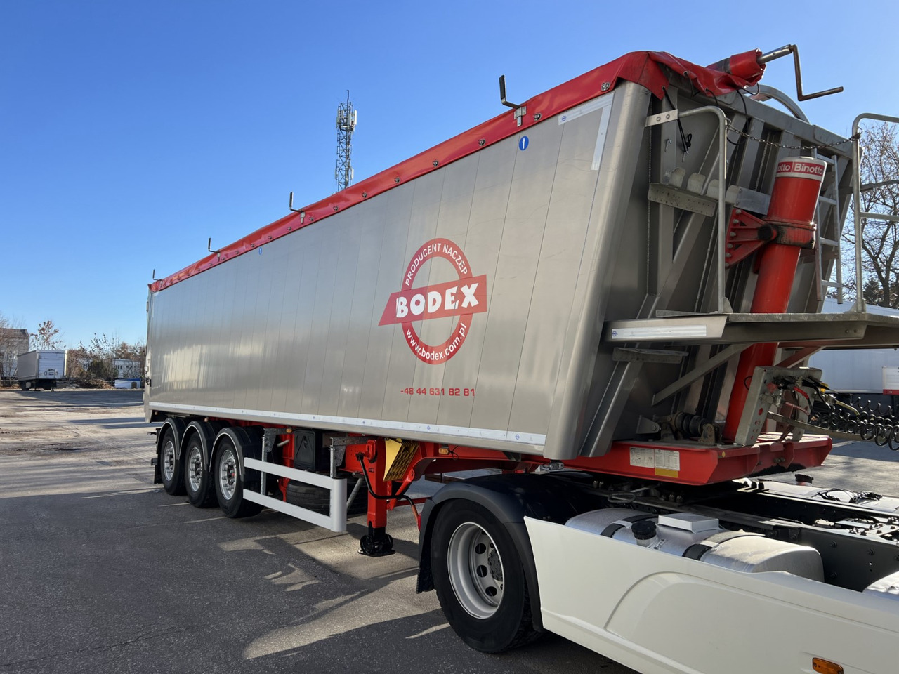 Semi-remorque benne BODEX KIS3B KIS3WA: photos 7 Semi-remorque benne BODEX KIS3B KIS3WA: photos 7