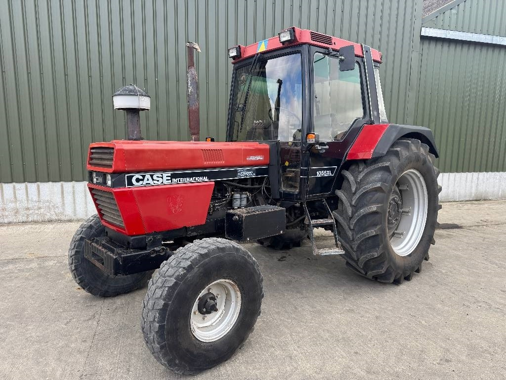 Case IH International 1056XL - Tracteur agricole: photos 1 Case IH International 1056XL - Tracteur agricole: photos 1