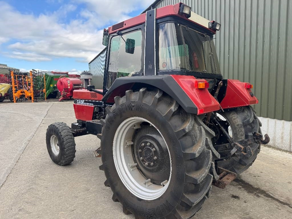 Case IH International 1056XL - Tracteur agricole: photos 2 Case IH International 1056XL - Tracteur agricole: photos 2