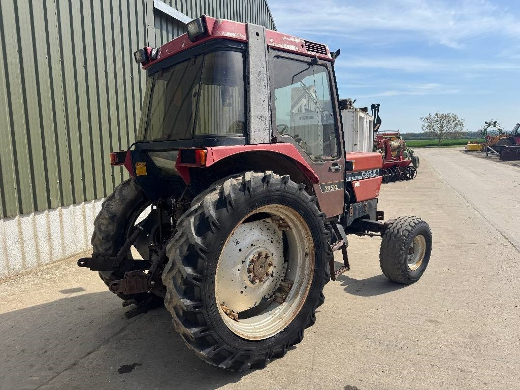 Case IH International 785XL - Tracteur agricole: photos 4 Case IH International 785XL - Tracteur agricole: photos 4