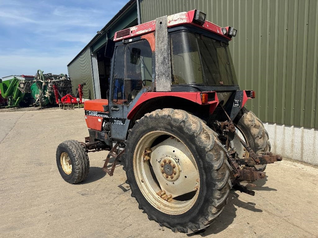 Case IH International 785XL - Tracteur agricole: photos 2 Case IH International 785XL - Tracteur agricole: photos 2