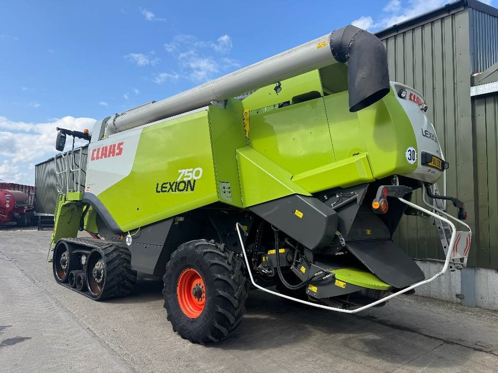 Claas Lexion 750TT APS Hybrid c/w V900 Header - Moissonneuse-batteuse: photos 2 Claas Lexion 750TT APS Hybrid c/w V900 Header - Moissonneuse-batteuse: photos 2