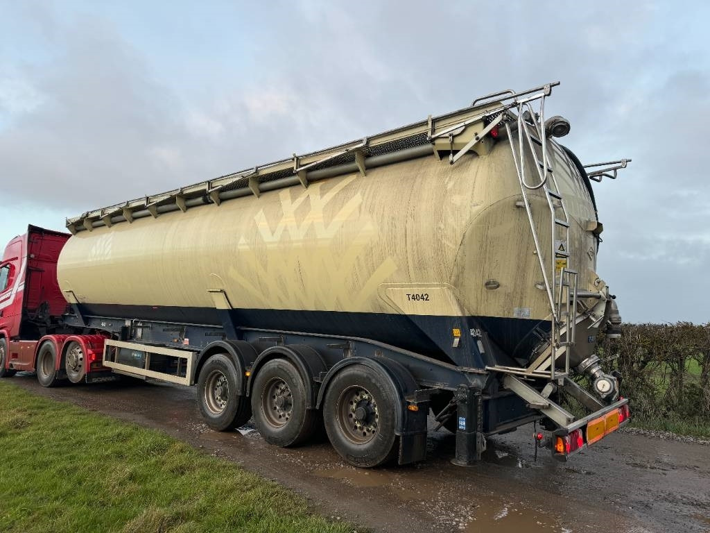 Feldbinder 58 Cube Powder Tanker - Semi-remorque citerne: photos 5 Feldbinder 58 Cube Powder Tanker - Semi-remorque citerne: photos 5