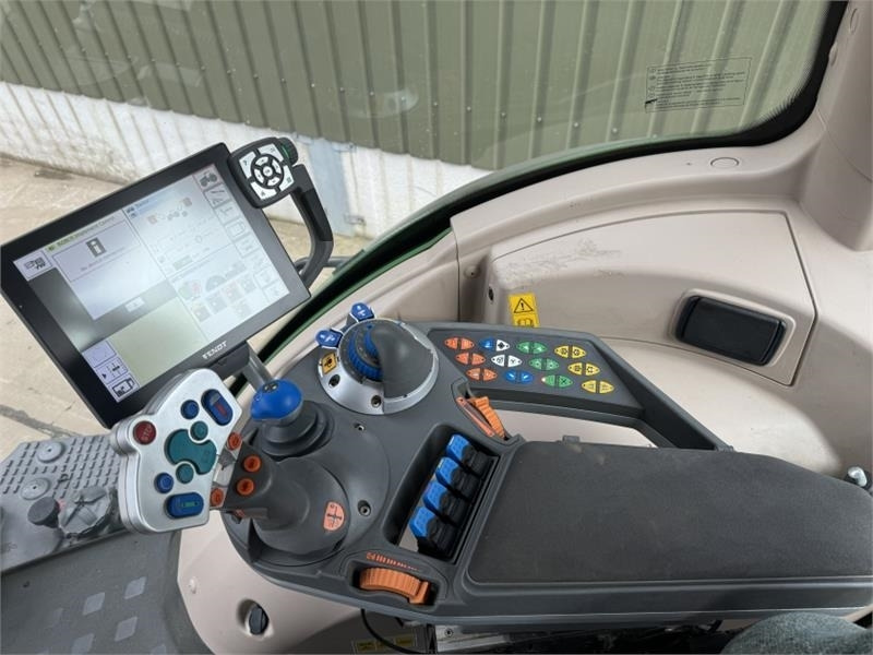 Tracteur agricole Fendt 828 ECR Vario Profi Plus **Video Below**: photos 14