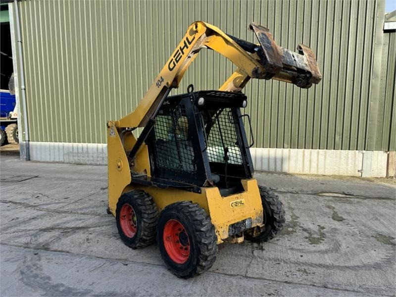 Gehl Gehl R165 Skid Steer - Mini chargeuse: photos 5 Gehl Gehl R165 Skid Steer - Mini chargeuse: photos 5