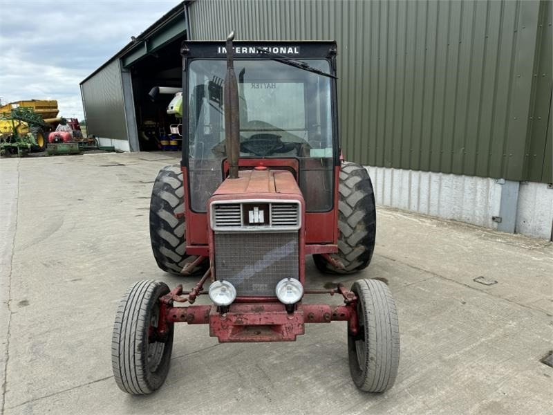 International 533 Tractor - Tracteur agricole: photos 5 International 533 Tractor - Tracteur agricole: photos 5