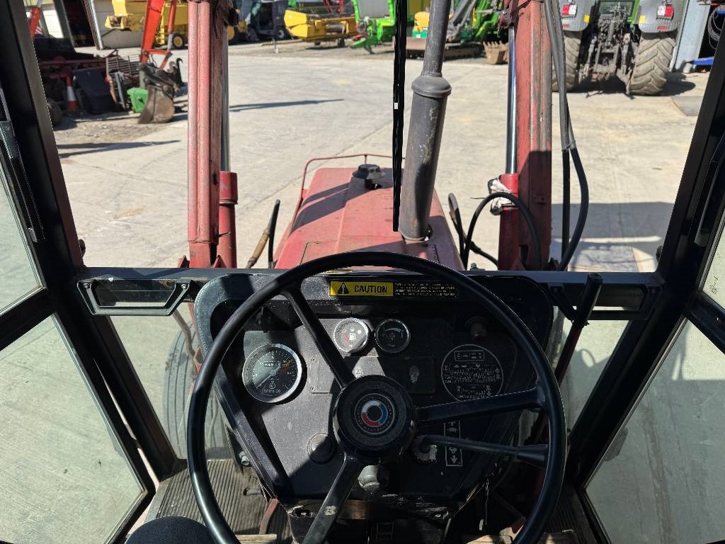 Tracteur agricole International 584 c/w International Loader: photos 16