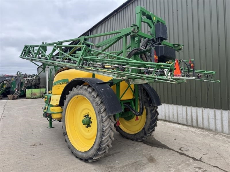John Deere 732 Trailed Sprayer - Pulvé porté: photos 2 John Deere 732 Trailed Sprayer - Pulvé porté: photos 2