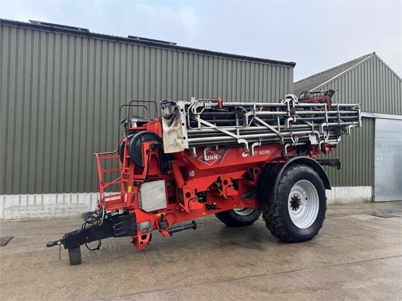 Kuhn AGT 6036 Boom Fert Spreader - Distributeur d'engrais: photos 1 Kuhn AGT 6036 Boom Fert Spreader - Distributeur d'engrais: photos 1