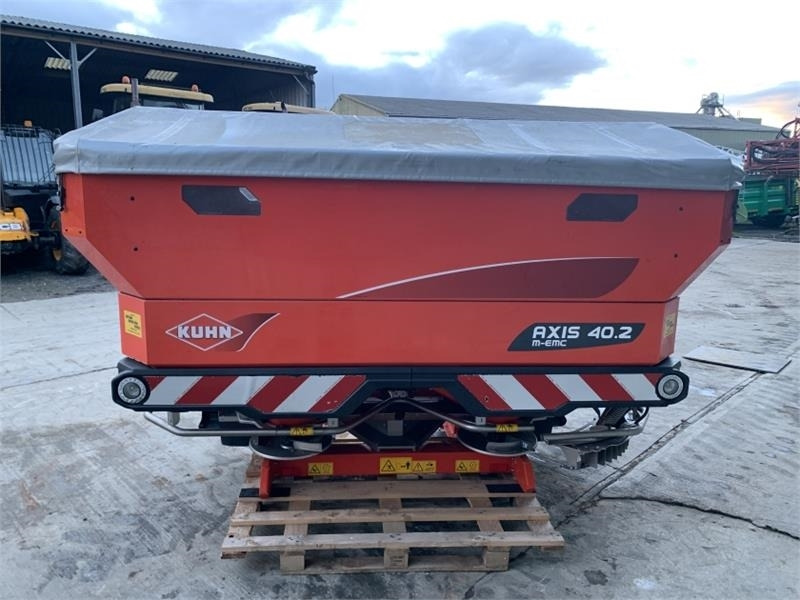 Kuhn Axis 40.2 M-EMC Fert Spreader - Distributeur d'engrais: photos 4 Kuhn Axis 40.2 M-EMC Fert Spreader - Distributeur d'engrais: photos 4