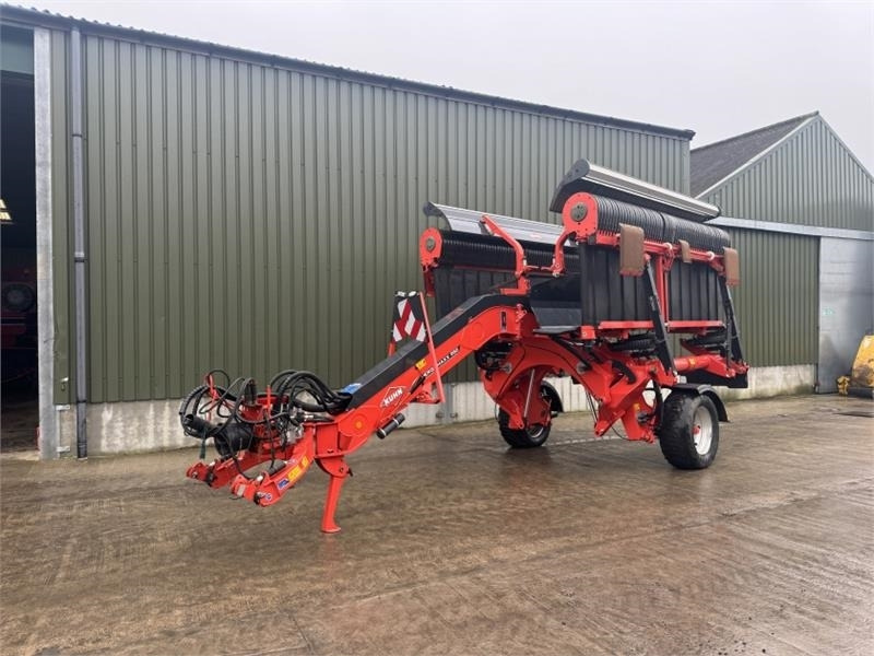 Kuhn Merge Maxx 950 Merger - Faneuse: photos 1 Kuhn Merge Maxx 950 Merger - Faneuse: photos 1