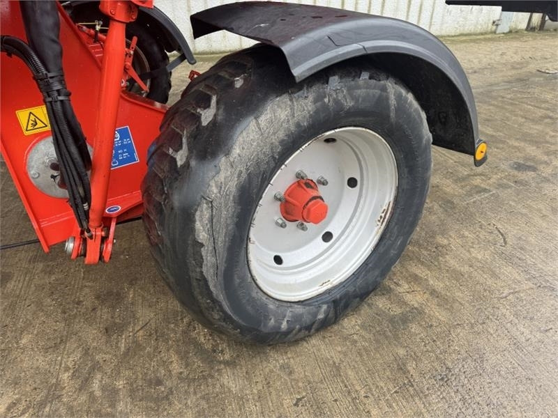 Kuhn Merge Maxx 950 Merger - Faneuse: photos 5 Kuhn Merge Maxx 950 Merger - Faneuse: photos 5