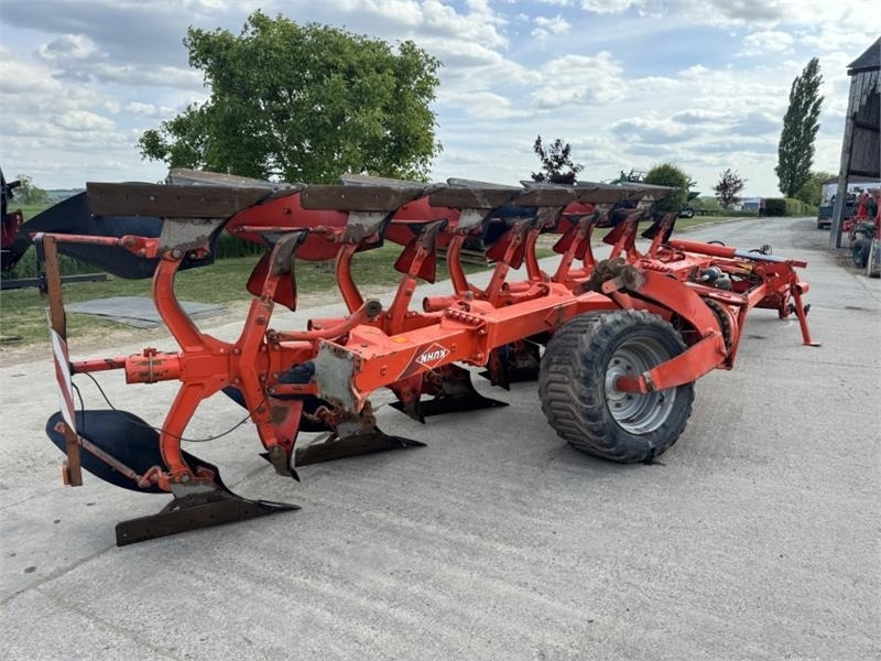 Kuhn VT1180M6H 5+1 Semi Mounted Plough - Charrue: photos 2 Kuhn VT1180M6H 5+1 Semi Mounted Plough - Charrue: photos 2