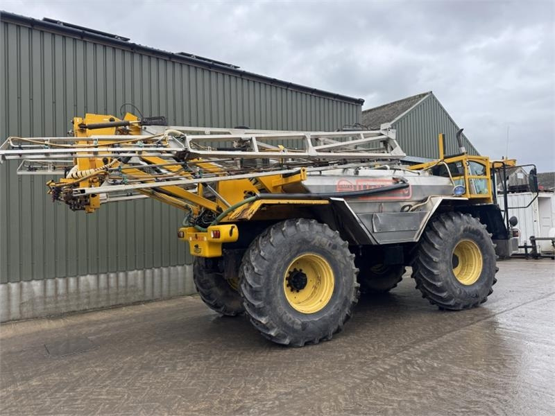 Lite-Trac 5500 24m Self Propelled Sprayer - Pulvé porté: photos 4 Lite-Trac 5500 24m Self Propelled Sprayer - Pulvé porté: photos 4