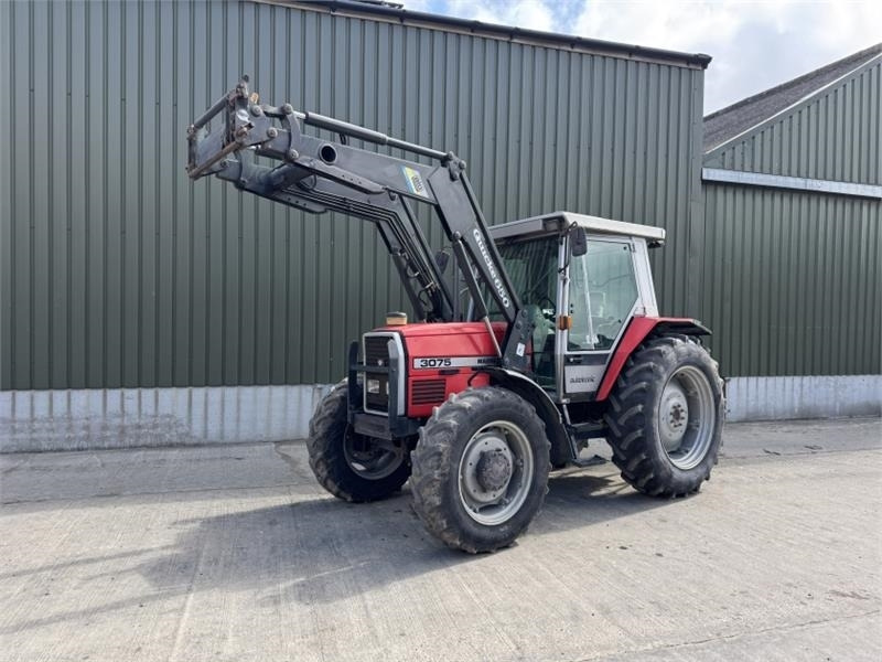Massey Ferguson 3075 Dynashift *Low Hours* - Tracteur agricole: photos 1 Massey Ferguson 3075 Dynashift *Low Hours* - Tracteur agricole: photos 1