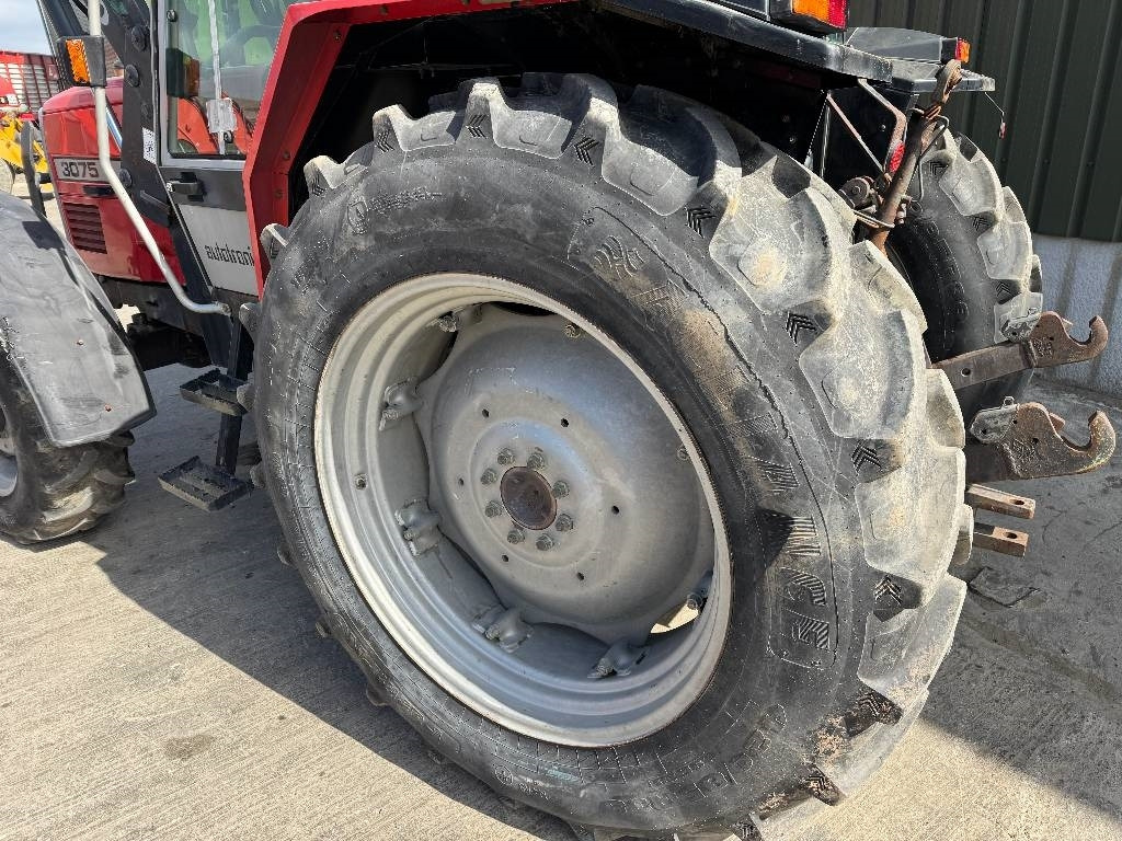 Massey Ferguson 3075 Dynashift - Tracteur agricole: photos 5 Massey Ferguson 3075 Dynashift - Tracteur agricole: photos 5
