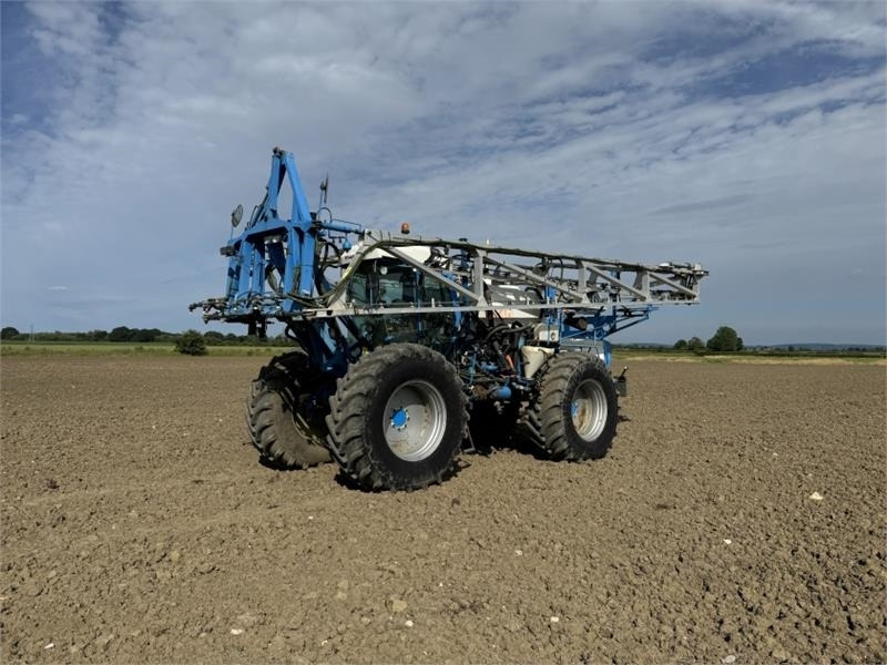 Matrot M44D 36m Self Propelled Sprayer - Pulvé porté: photos 1 Matrot M44D 36m Self Propelled Sprayer - Pulvé porté: photos 1