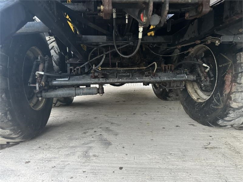 Presse à balles cubiques New Holland BB9060 Baler: photos 7 Presse à balles cubiques New Holland BB9060 Baler: photos 7