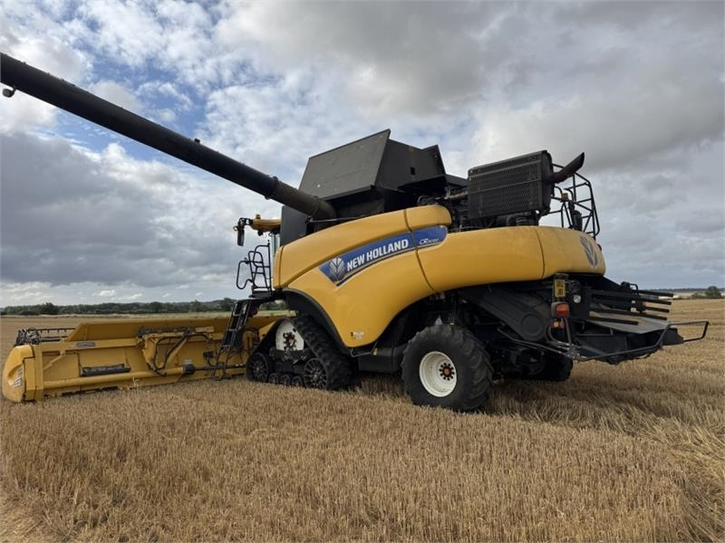 New Holland New Holland CR9090 Rotary Combine **Video Below** - Accessoire de matériels de récolte: photos 3 New Holland New Holland CR9090 Rotary Combine **Video Below** - Accessoire de matériels de récolte: photos 3