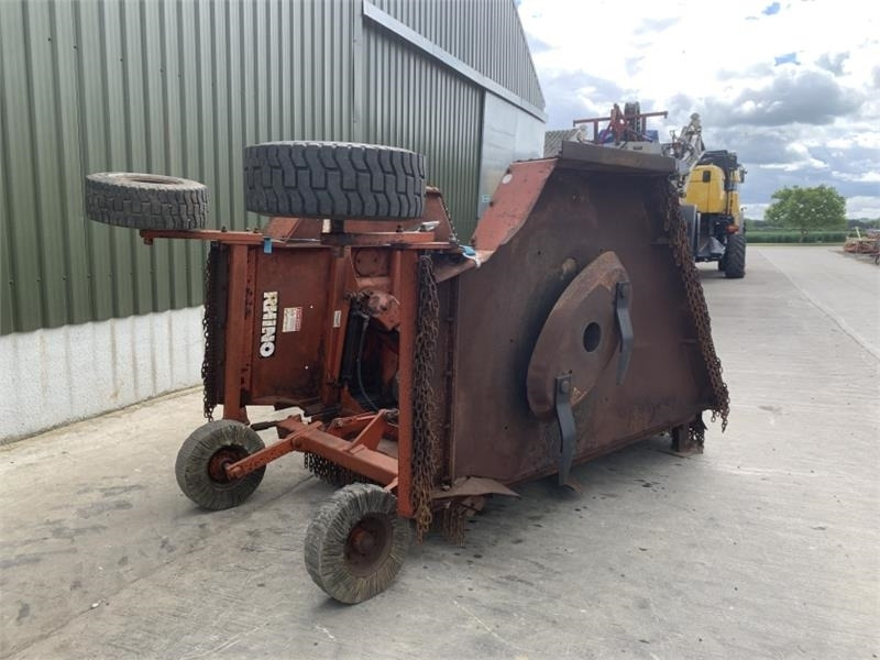 Rihno Rhino SE15-4 Batwing Topper - Broyeur/ Épareuse: photos 2 Rihno Rhino SE15-4 Batwing Topper - Broyeur/ Épareuse: photos 2