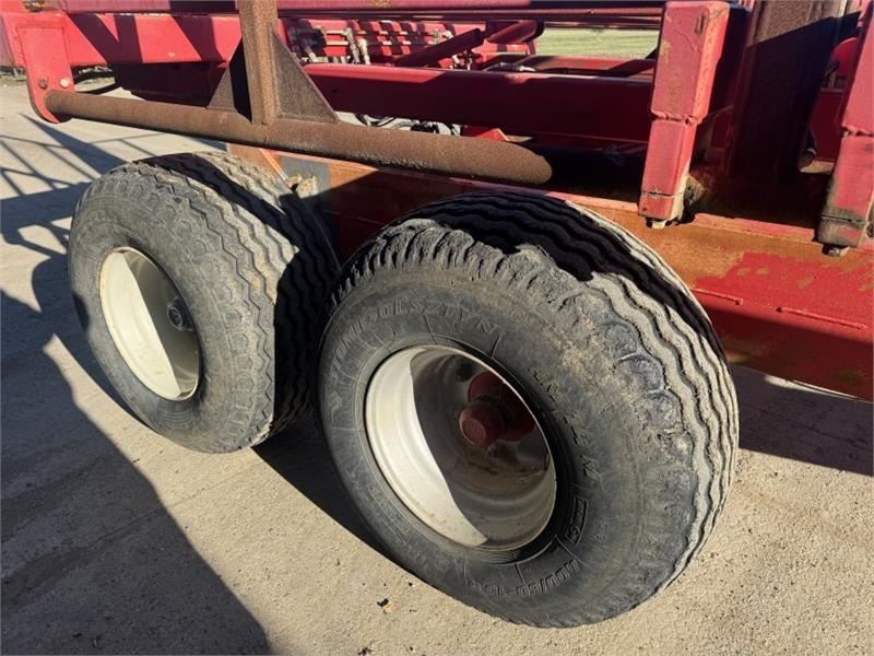 Presse à balles cubiques Timik MK 11 Square Bale Chaser/Stacker: photos 14 Presse à balles cubiques Timik MK 11 Square Bale Chaser/Stacker: photos 14