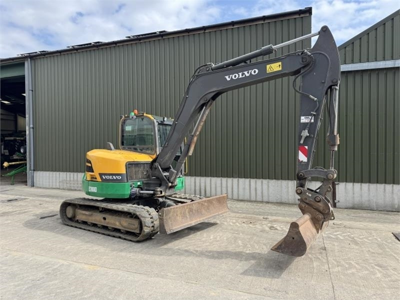 Volvo ECR88D Tracked Digger - Tombereau articulé: photos 1 Volvo ECR88D Tracked Digger - Tombereau articulé: photos 1