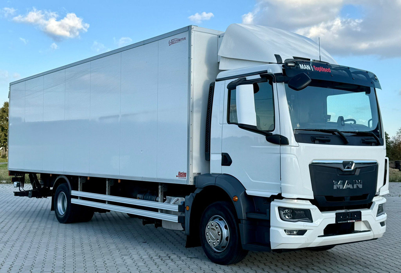 MAN TGM 15.290 / CHŁODNIA / WINDA / 8.3 M DŁUGOŚCI / 20 EUROPALET / THERMO KING / +30/-30 / AUTOMAT / 2021 ROK / SERWISOWANY - Camion frigorifique: photos 1 MAN TGM 15.290 / CHŁODNIA / WINDA / 8.3 M DŁUGOŚCI / 20 EUROPALET / THERMO KING / +30/-30 / AUTOMAT / 2021 ROK / SERWISOWANY - Camion frigorifique: photos 1