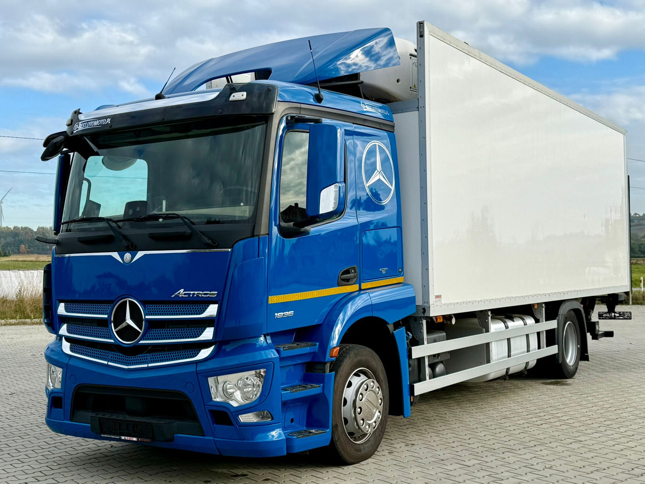 MERCEDES-BENZ ACTROS 1836 / CHŁODNIA / WINDA / 18 PALET / SILNIK 10677 cm3 / CARRIER / SYPIALKA / AUTOMAT / 2018 ROK - Camion frigorifique: photos 2 MERCEDES-BENZ ACTROS 1836 / CHŁODNIA / WINDA / 18 PALET / SILNIK 10677 cm3 / CARRIER / SYPIALKA / AUTOMAT / 2018 ROK - Camion frigorifique: photos 2