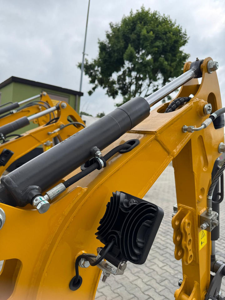 KUBOTA Diesel Mini excavator 1.2 Tons - Müller Machinery MB 12 - SH - Mini pelle: photos 5 KUBOTA Diesel Mini excavator 1.2 Tons - Müller Machinery MB 12 - SH - Mini pelle: photos 5