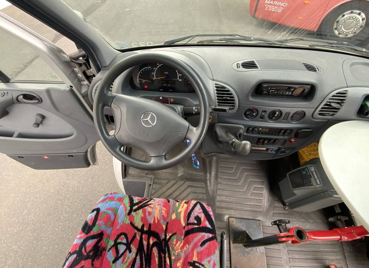 Mercedes-Benz 414 Sprinter en crédit-bail Mercedes-Benz 414 Sprinter: photos 17 Mercedes-Benz 414 Sprinter en crédit-bail Mercedes-Benz 414 Sprinter: photos 17