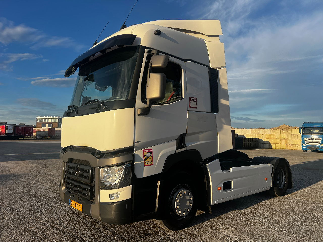 Renault T380 EUro 6, Full spoilers - Tracteur routier: photos 1 Renault T380 EUro 6, Full spoilers - Tracteur routier: photos 1