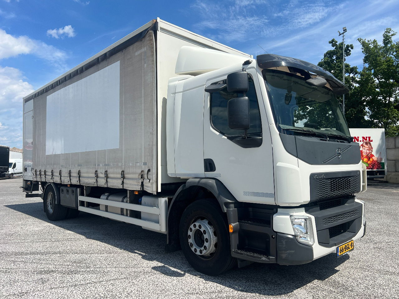 Volvo FE 250 Euro 6, 19T - Camion à rideaux coulissants: photos 2 Volvo FE 250 Euro 6, 19T - Camion à rideaux coulissants: photos 2