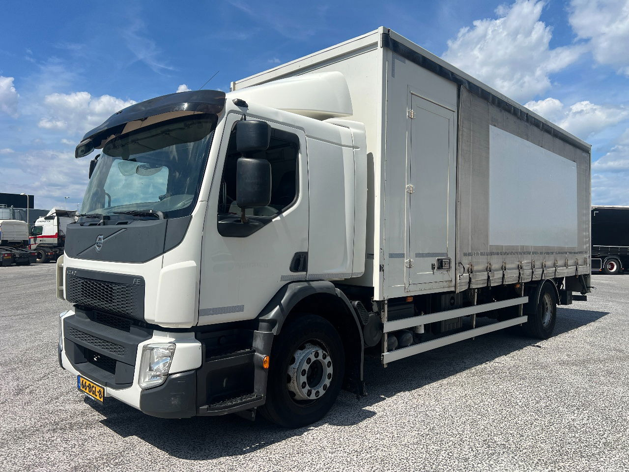 Volvo FE 250 Euro 6, 19T - Camion à rideaux coulissants: photos 1 Volvo FE 250 Euro 6, 19T - Camion à rideaux coulissants: photos 1
