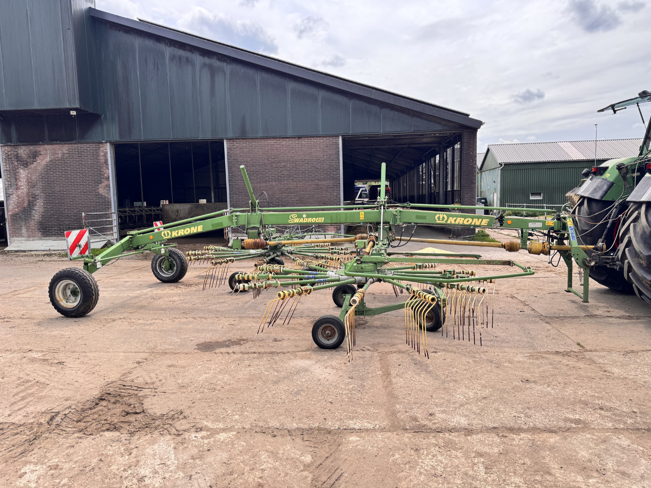 KRONE Swadro 810 en crédit-bail KRONE Swadro 810: photos 9