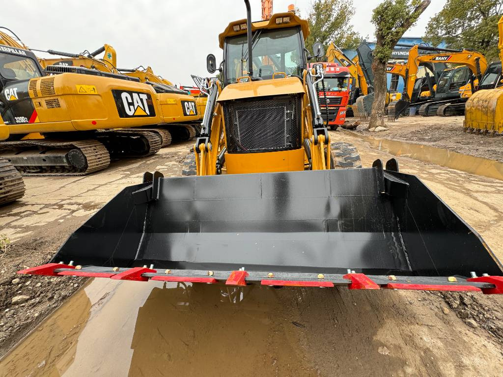 100% new CAT 420 F - Tractopelle: photos 5 100% new CAT 420 F - Tractopelle: photos 5