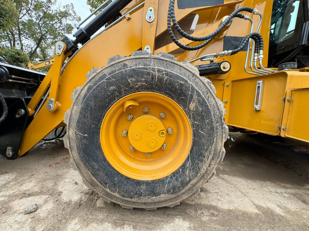 100% new CAT 420 F - Tractopelle: photos 3 100% new CAT 420 F - Tractopelle: photos 3