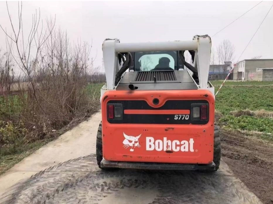 Bobcat S 770 - Mini chargeuse: photos 4 Bobcat S 770 - Mini chargeuse: photos 4
