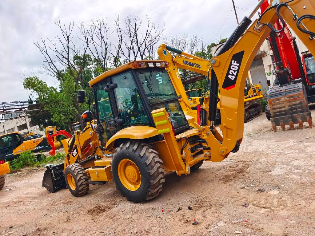 CAT 100% new caterpillar 420 F - Tractopelle: photos 2 CAT 100% new caterpillar 420 F - Tractopelle: photos 2