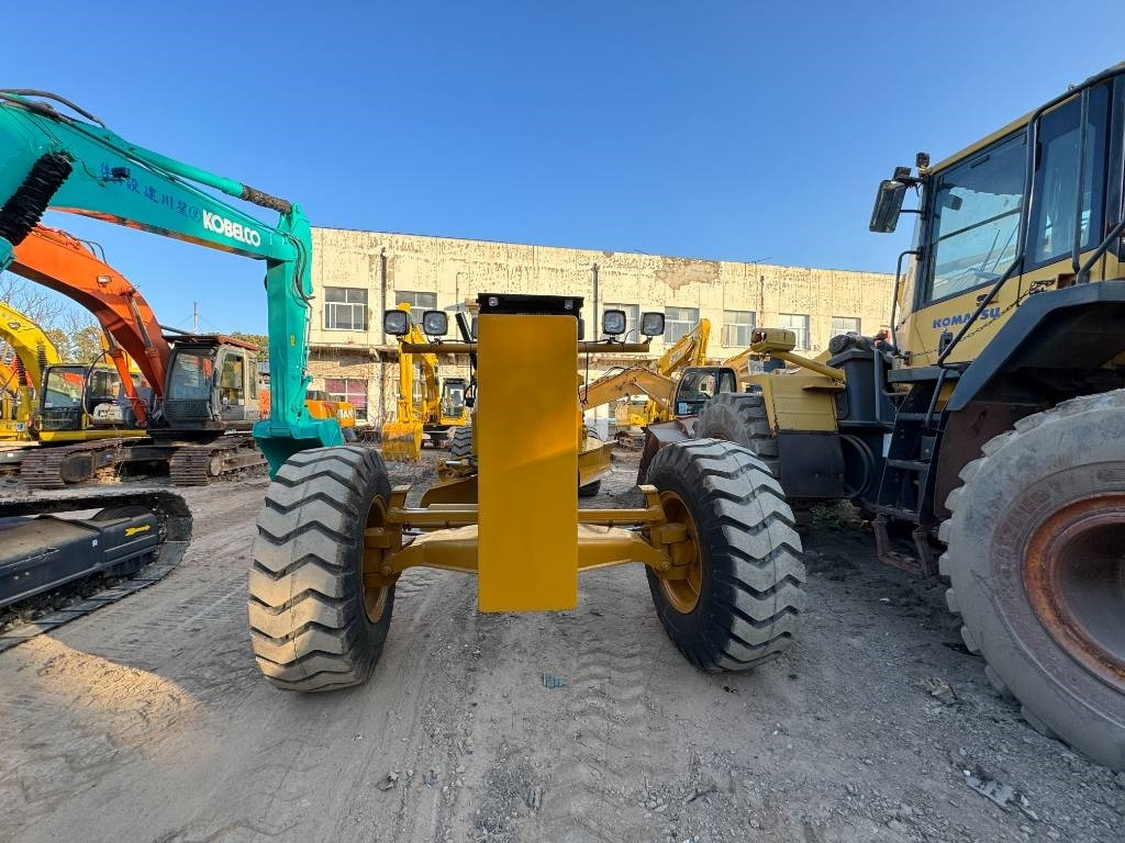 CAT 140 H - Niveleuse: photos 5 CAT 140 H - Niveleuse: photos 5