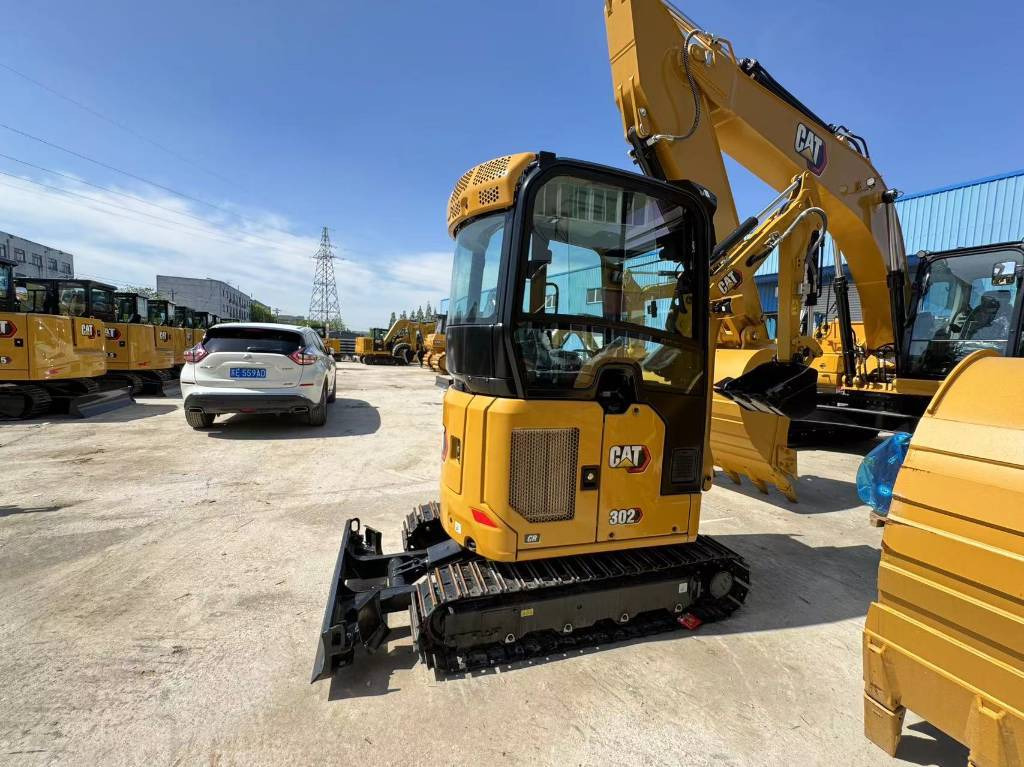 CAT 302 - Mini pelle: photos 3 CAT 302 - Mini pelle: photos 3
