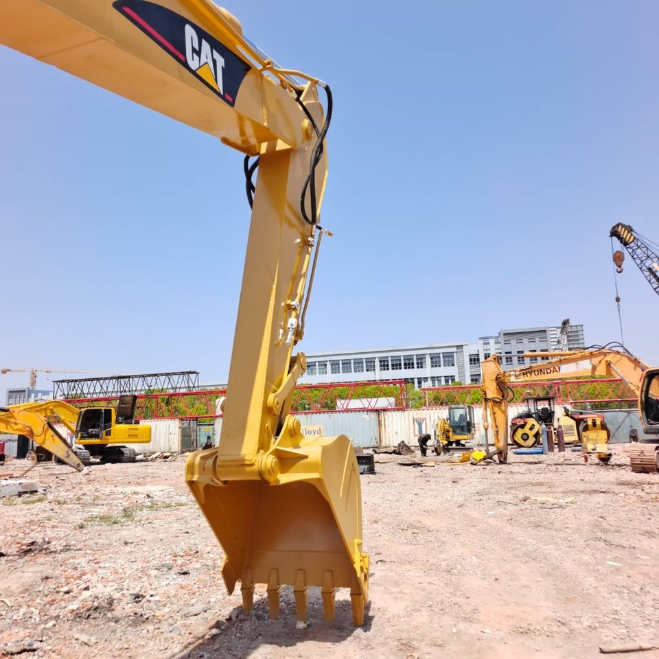 CAT 320 B L - Pelle sur chenille: photos 5 CAT 320 B L - Pelle sur chenille: photos 5