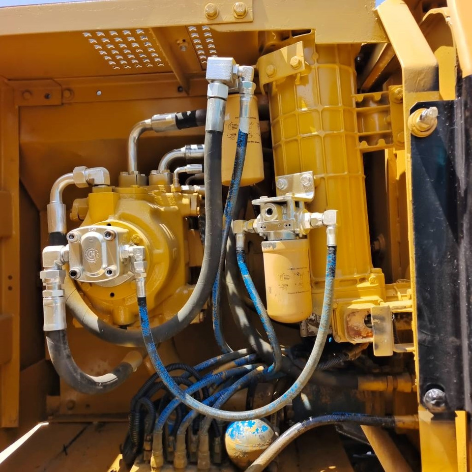 CAT 320 B L - Pelle sur chenille: photos 4 CAT 320 B L - Pelle sur chenille: photos 4